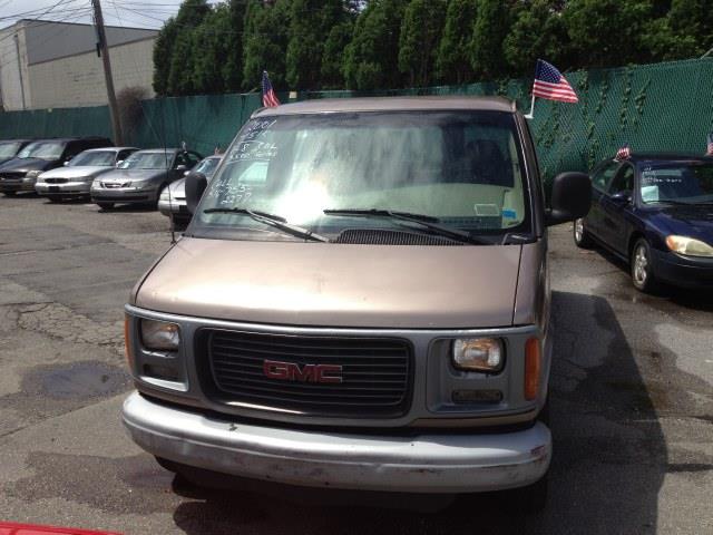 GMC Savana 2002 photo 2