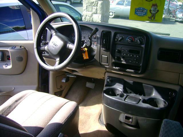 GMC Savana 2002 photo 1