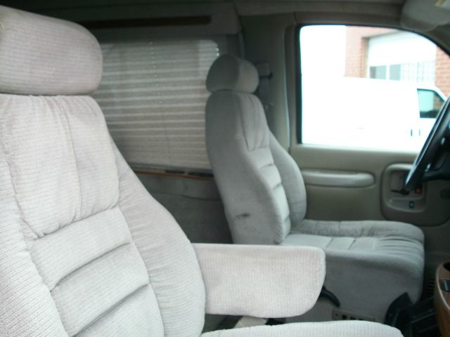 GMC Savana 2004.5 4dr Sdn 1.8T Quattro Au Conversion Van