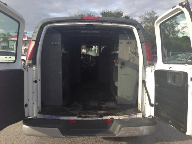 GMC Savana 2002 photo 1