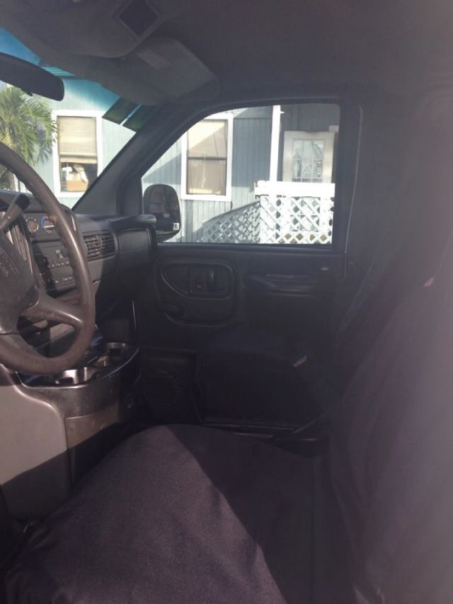 GMC Savana 2002 photo 3