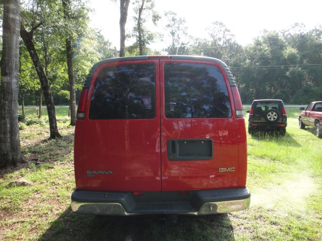 GMC Savana 2002 photo 1