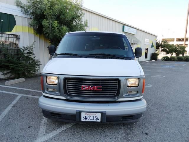 GMC Savana 2002 photo 1