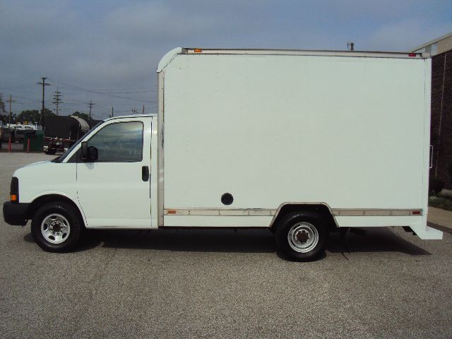 GMC Savana 2003 photo 1