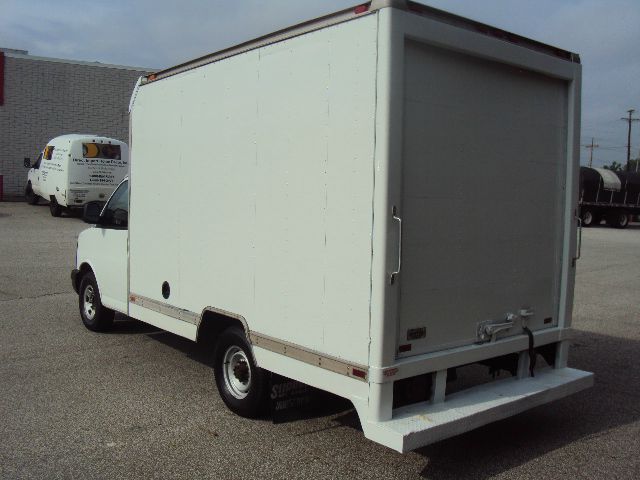 GMC Savana 2003 photo 3