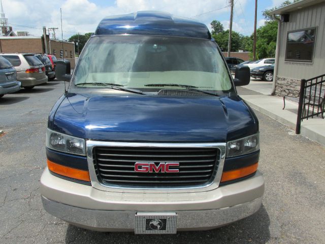 GMC Savana 2003 photo 1