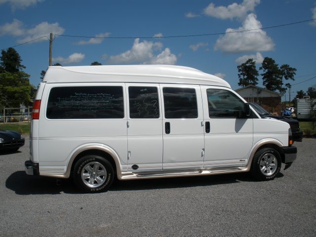 GMC Savana SES Flex Fuel Passenger Van