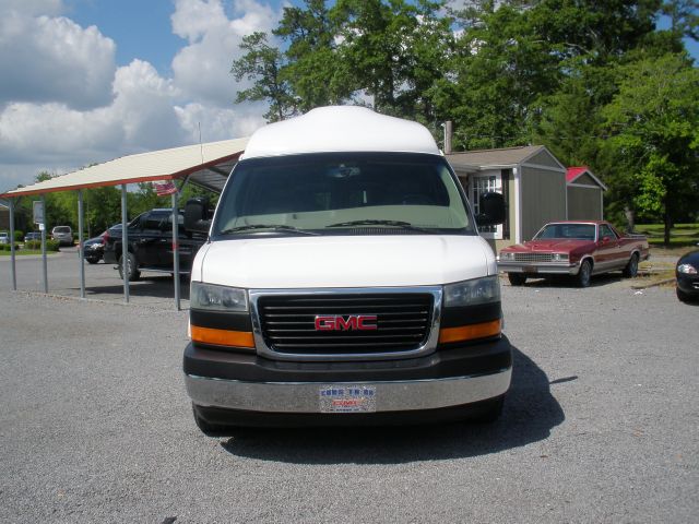 GMC Savana 2003 photo 1