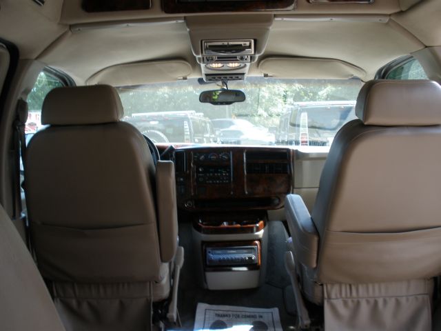 GMC Savana 2003 photo 16