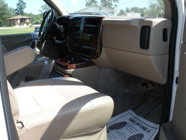 GMC Savana 2003 photo 4