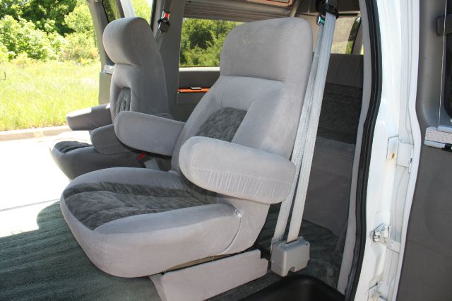 GMC Savana 2003 photo 12