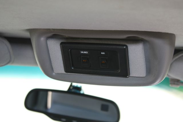 GMC Savana 2003 photo 2