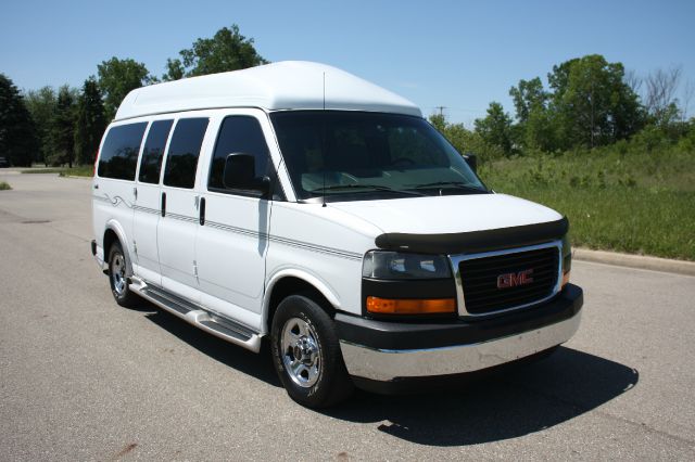 GMC Savana 2003 photo 23