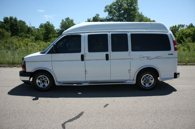 GMC Savana 2003 photo 24