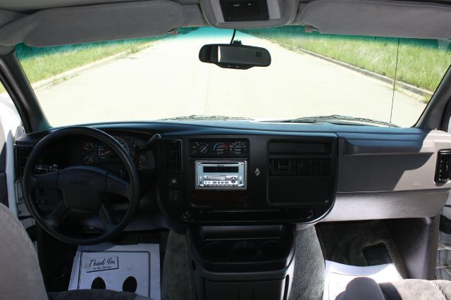 GMC Savana 2003 photo 4
