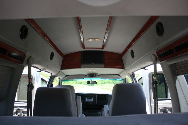GMC Savana 2003 photo 9