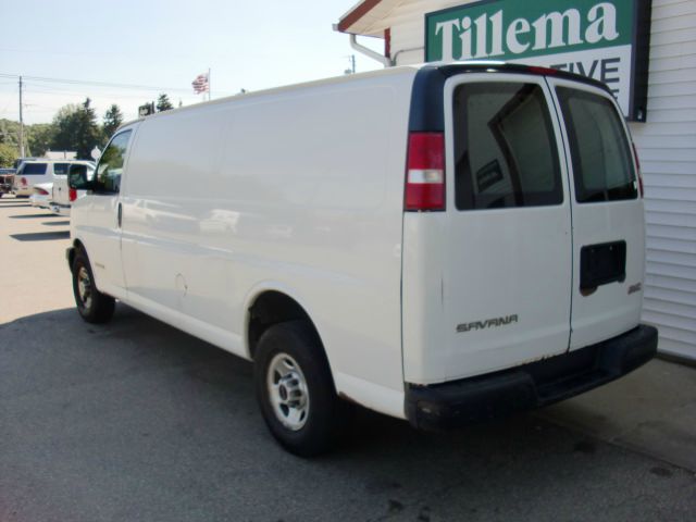 GMC Savana 2004 photo 1