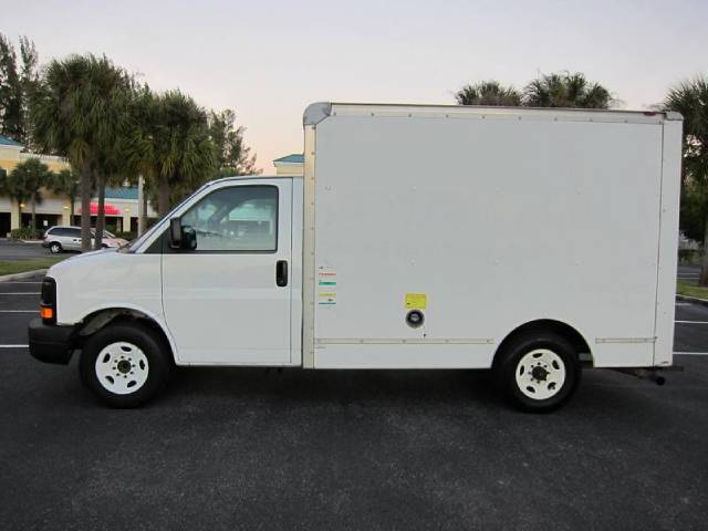 GMC Savana 2004 photo 3