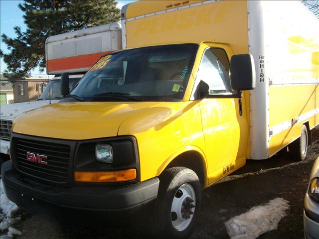 GMC Savana Base Passenger Van