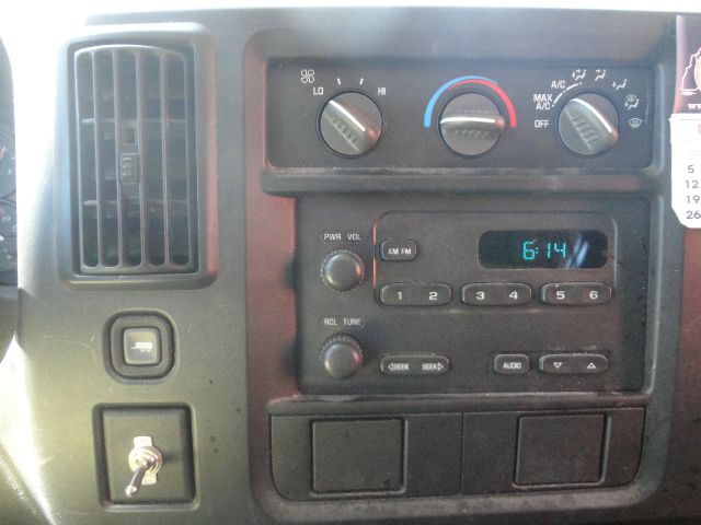 GMC Savana 2005 photo 1