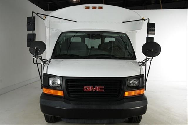 GMC Savana Coupe 4D Passenger Van