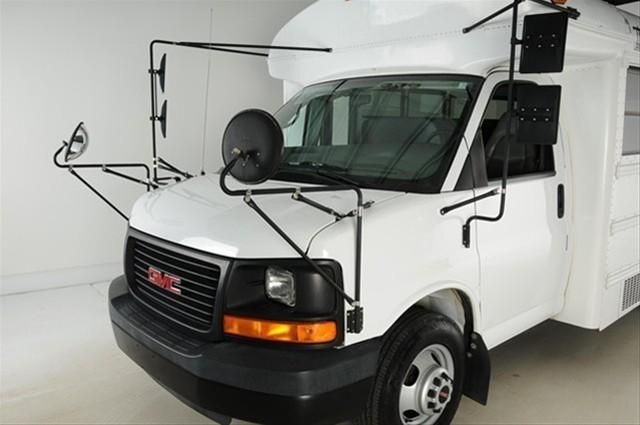 GMC Savana 2005 photo 2