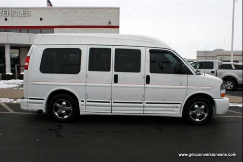 GMC Savana 2005 photo 1