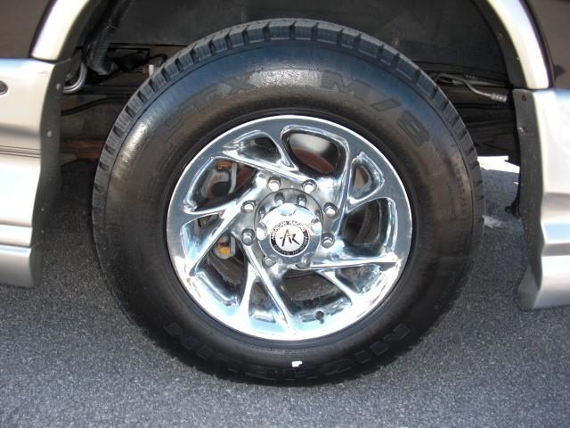 GMC Savana 2005 photo 2