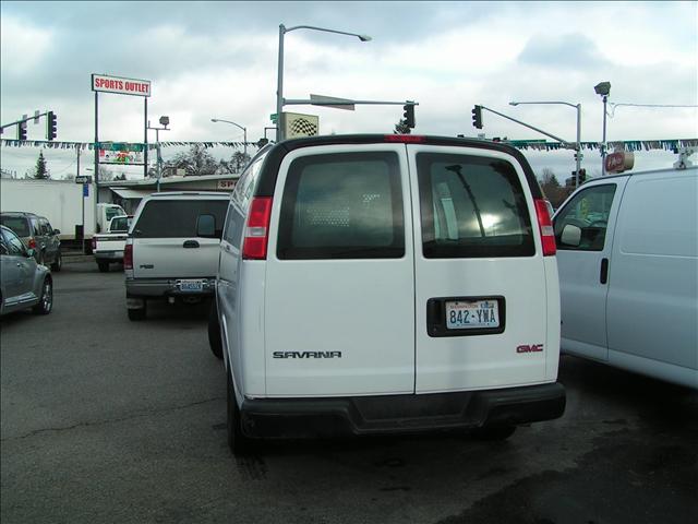 GMC Savana 2005 photo 2