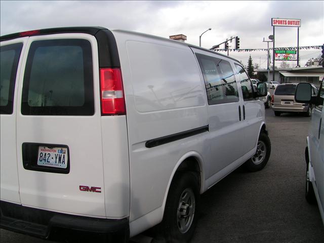 GMC Savana 2005 photo 3