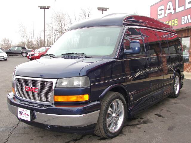 GMC Savana 2005 photo 1