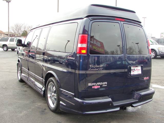 GMC Savana 2005 photo 2