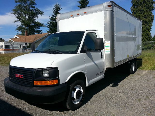 GMC Savana 1.8T Cabriolet Passenger Van