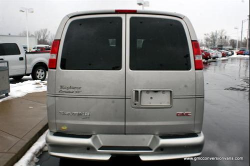 GMC Savana 2005 photo 2