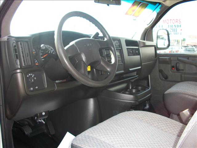 GMC Savana 2005 photo 1