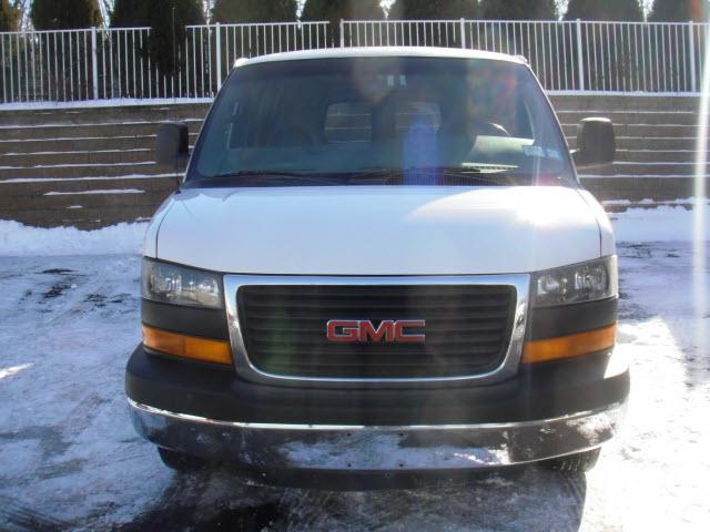 GMC Savana 2006 photo 2