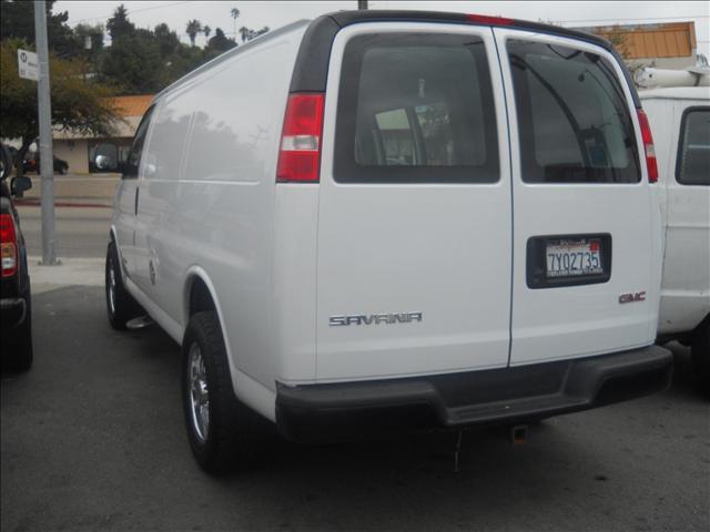 GMC Savana 2006 photo 2