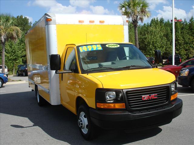 GMC Savana 2006 photo 2