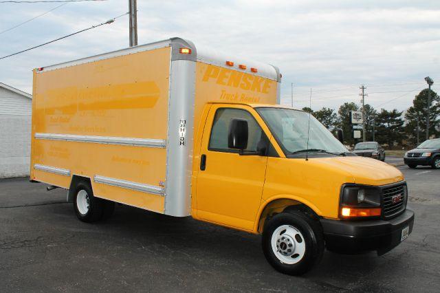 GMC Savana 3.0L LTD Avail Box Truck