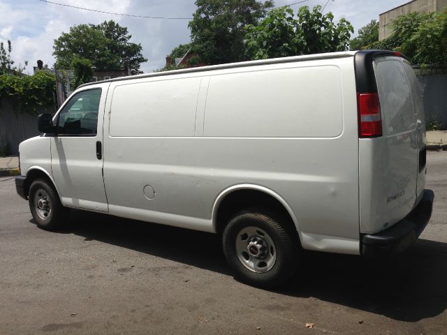 GMC Savana VDC Passenger Van