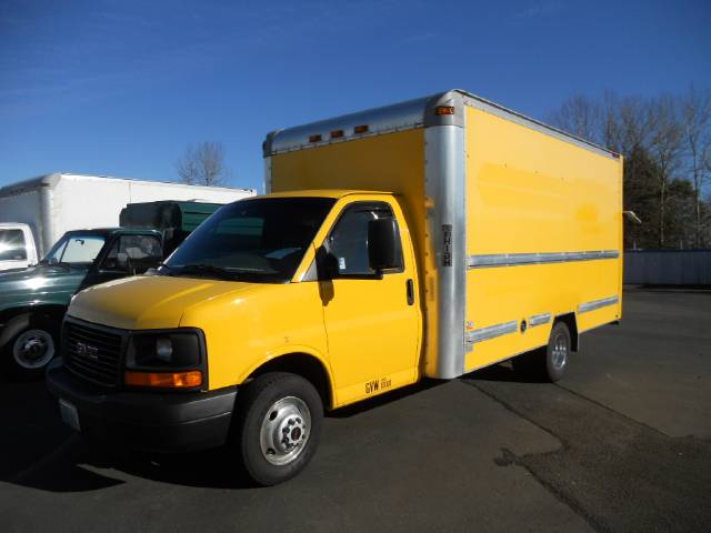 GMC Savana 2006 photo 2