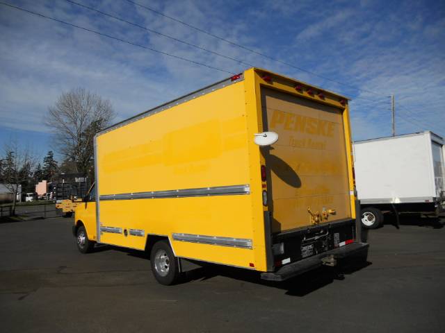 GMC Savana AWD 3LT Box Truck