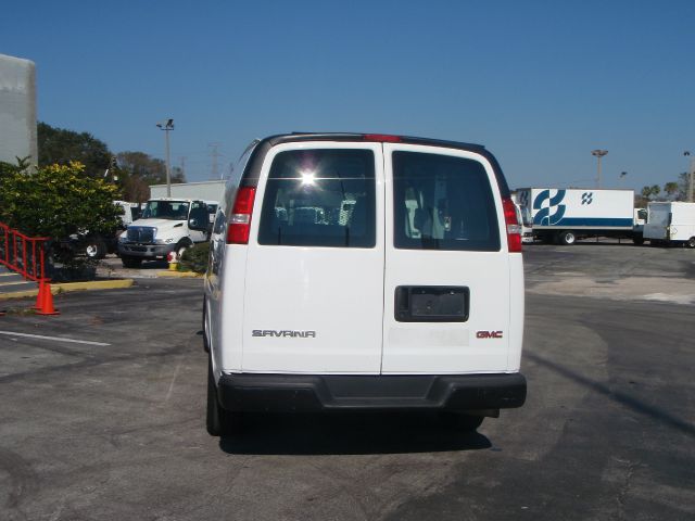 GMC Savana 2007 photo 14
