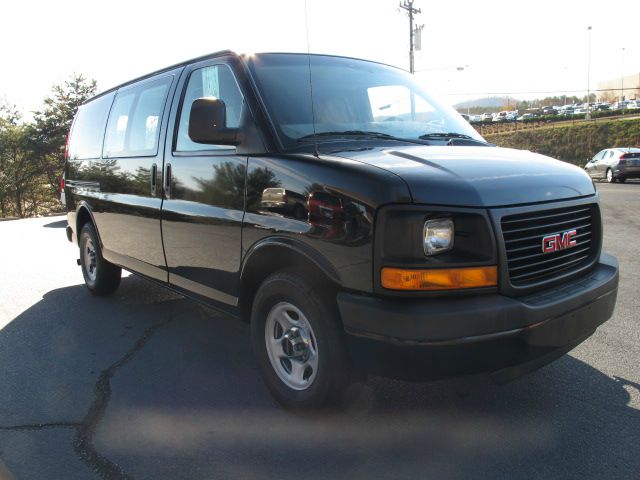 GMC Savana 2008 photo 2