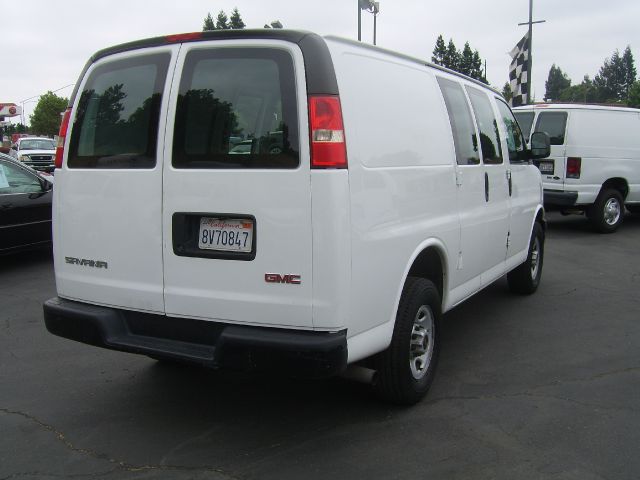 GMC Savana 2009 photo 6
