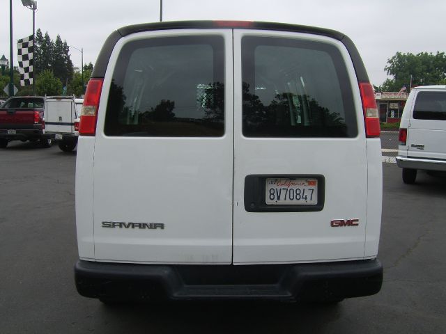 GMC Savana 2009 photo 3