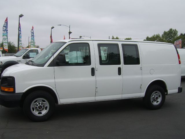 GMC Savana 2009 photo 8