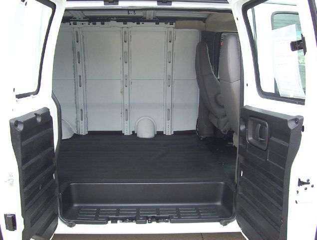 GMC Savana AWD 3LT Passenger Van