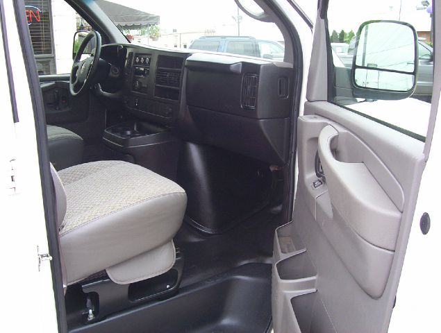 GMC Savana 2009 photo 3