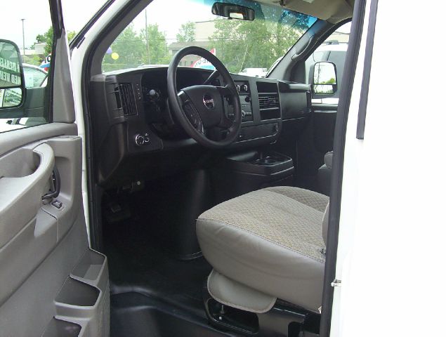 GMC Savana 2009 photo 6